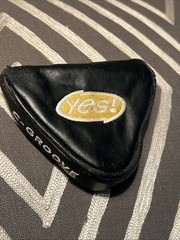 YES! EMMA C-GROOVE MALLET PUTTER HEADCOVER Magnetic Enclosure