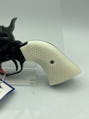 GRIPS WHITE FIT Heritage Arms Roughrider .22 White CHECKERED Classic 6 Shooter