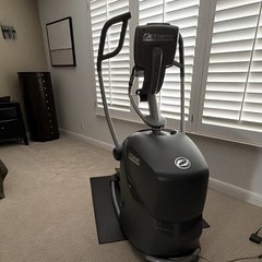 Octane Fitness Q37c Elliptical Trainer 7 Programs HR/Calorie Monitor LCD Gray