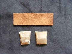 Quality French Honey (2) Flints 3/4″ Width – Good Hot Spark – Flintlock Rifles