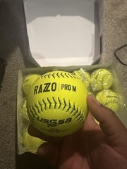 Demarini Razzo 12” Pro M Usssa softballs Dozen