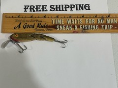 Gen Shaw Vintage Jointed Crankbait Fishing Lure, Kankakee Illinois GREAT COLOR.