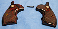 Altamont Smith & Wesson K/L SquareButt Super Rosewood Checkered w/Medallions NEW