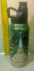 Manna 32 FL Oz Stainless Steel Insulated Water Bottle Bridge Design