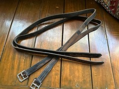 USED Black Stirrup Leathers – Genuine Leather, Unbranded, 56 inches
