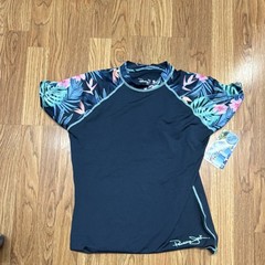 Panama Jack Women’s Rash Guard Top Medium Black Floral Sleeve