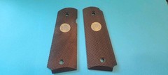 COLT 1911 45 AUTO WALNUT GRIPS RAMPANT COLT MEDALLION AMBI – Gold (SP95339G)