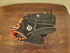 Wilson Flash Fastpitch Softball Glove-Black/Pink-12”-RHT-Model A04RF1612