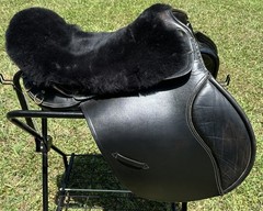 EquiRoyal Marathon Endurance Saddle 18” with JMS Sheepskin Cover – Black