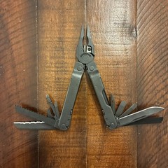 Leatherman Super Tool 300 Multitool Black Oxide – Excellent