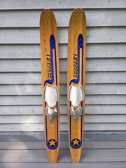VINTAGE Wooden Waterskis Water Skis BLUE STARFIRE 1 Measures 54″