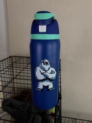 Logie Joes Yeti Water Bottle Flip Lock Straw Lid Blue/Teal unboxed never used