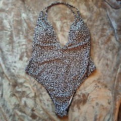 Cupshe Women’s XL Leopard Print One-Piece Swimsuit – High Neck, Criss Cross, NWT