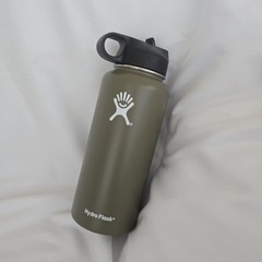 Hydro Flask 32 oz 18/8 Stainless Steel Green New in Box with Straw Water Bottle