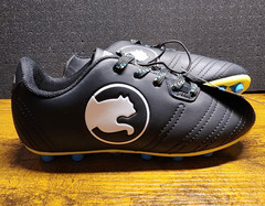 Puma ProCat Speed Force Youth Soccer Cleats Size 13 Black White New in Box