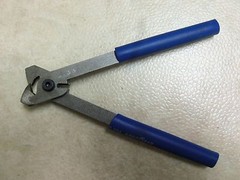 Heavy Duty J-Hook Tool with Wire Cutter Traps Trapping Snares Snaring
