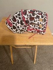 14 Inch Gem Glove Right Hand Throw