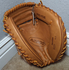 WILSON A2000 33.5″ M23 BASEBALL CATCHER’S MITT / GLOVE, RHT, WBW102094, NWT
