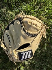 Marucci Catcher’s Mitt 32.50 Leather Tan/Black Right Hand Throw MFG3MR325C1