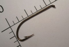 100 MUSTAD #3 Fly Tying Hooks Streamer Limerick Down Eye Bronzed NORWAY!1921