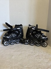 Hueihong Black Rollarblades Size M (35-38) Made In China ABEC-7 Open box New