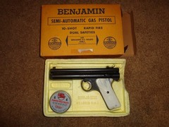 BENJAMIN SEMI AUTOMATIC GAS PISTOL 22 CAL PARTS/REPAIR ONLY