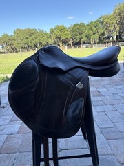 Bates Advanta 17 in Brown Close Contact Jumping English Saddle