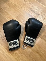 (GOOD CONDITION) Tuf Wear TTG14 Vintage Boxing Gloves – 14oz Lace Up