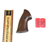 Factory Dan Wesson model 744 revolver grips round tang .44 mag 424700