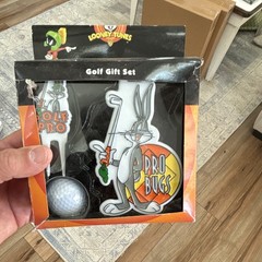 Looney Tunes Pro Bugs Golf Gift Set Bag Tag Golf Ball Divot Tool LT19044