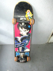 2000 HOOKUPS POISON TAKER ANIME MANGA WWF POISONTAKER COMPLETE SKATEBOARD