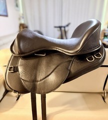 Freeform Treeless Ultimate Trail Saddle 18 Inch Seat FANTASTIC Condition