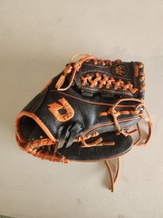 DeMarini Insane 11.75″ Baseball Glove (WTA08RB15DI1175) Black & Orange – RHT