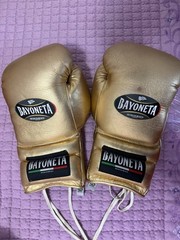 Bayoneta Lace-Up Sparring Boxing Gloves – metallic Gold 16oz