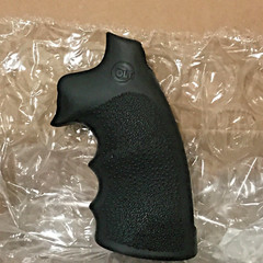 Colt Python Black Rubber Finger Groove Grips Stippled with Colt LOGO