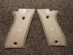 Custom Grips Taurus PT58, PT92 Compact Decocker Version Checkered Pearl White
