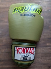 Single YOKKAO 14oz Muay Thai Boxing Glove Olive Green Leather – Thailand Made