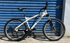 Transition Vagrant Mountain Bike, Aluminum, 18 in Frame, 26 in Wheel, 9 Speed