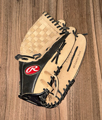 Rawlings Renegade R130WB 13″ Baseball Softball Glove Basket Web RHT Leather