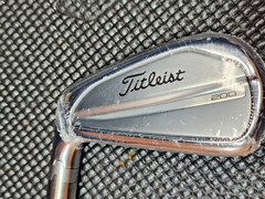 NEW LH Titleist 2023 T200 Demo Forged Single 7 Iron AMT Red R300 Steel Reg 37″