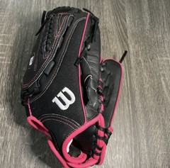 Wilson Flash 12” Fastpitch Softball All Position Glove RH Throw Black Pink NWOT