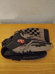Rawlings RBG40 13 1/2 Inch Baseball Glove Basket Weave Leather Brown