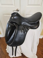 Macrider Challenge 17.5″ Dressage Saddle EUC