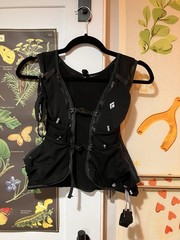 BLACK DIAMOND DISTANCE 4 – MENS MEDIUM – GREAT CONDITION!