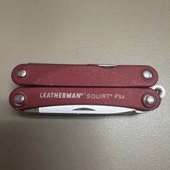 Leatherman Squirt PS4 RED – 8-in-1 Keychain Multi-Tool Discontinued (CODE15)