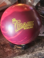 TRACK SENSOR SOLID BOWLING BALL 15LB. RH – 3rd DRILL