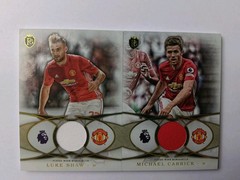 2 x TOPPS PREMIER GOLD 2016 LUKE SHAW M. CARRICK FOOTBALL FIBERS Man United EPL