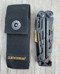 LEATHERMAN SIGNAL MULT-ITOOL BLACK/ORANGE W/SHEATH/POUCH, EXCELLENT