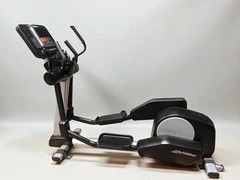 Life Fitness Integrity Elliptical with C Console – Cleaned & Serviced