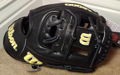 WILSON A2000 11.5″ 1786 INFIELD BASEBALL GLOVE, NWT, RHT, WBW102071, BLACK
